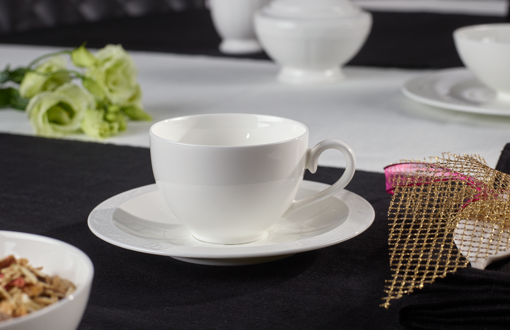 Klasyczny spodek do kawy/herbaty 16 cm – Villeroy&Boch – White Pearl – zbliżenie detalu