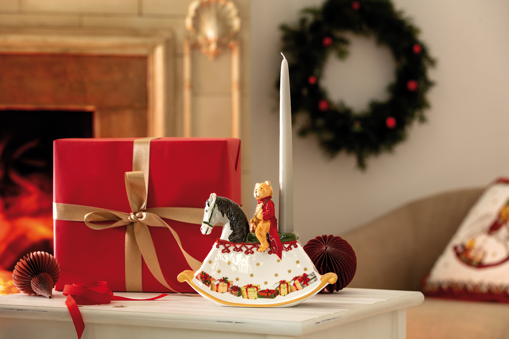 Klasyczny świecznik Konik bujany – Villeroy&Boch – Christmas Toys – zbliżenie detalu