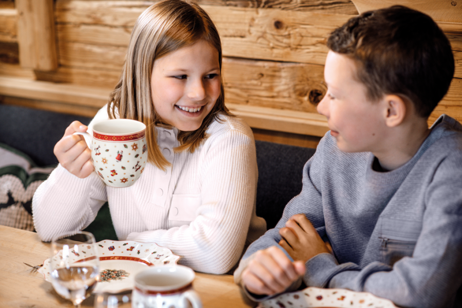 Elegancki zestaw kubków Toys 2 el. – Villeroy&Boch – Toy's Delight – zbliżenie detalu