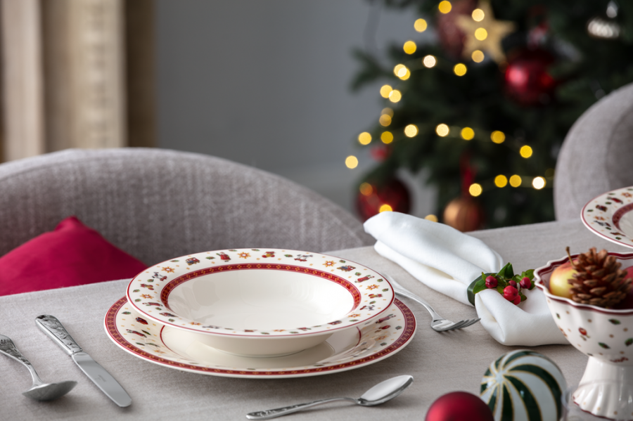 Stylowy talerz obiadowy biały 27 cm – Villeroy&Boch – Toy's Delight Specials – zbliżenie detalu