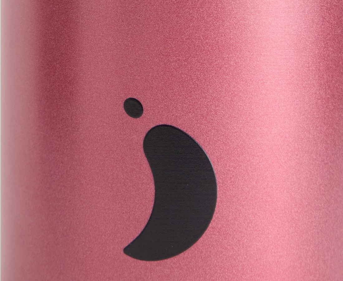 Nowoczesna butelka termiczna 500 ml, różowa glina – Chilly's – Series 2 – zbliżenie detalu